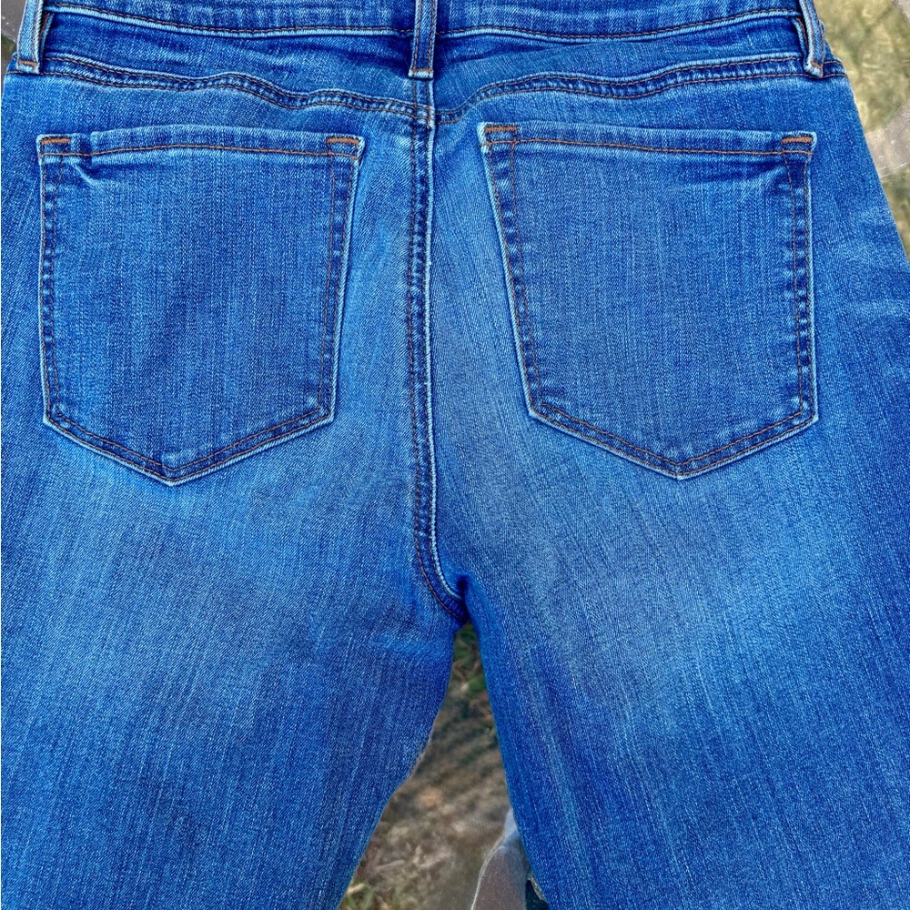 LOFT Mid-Wash Ankle Jeans - Picture 3 of 5